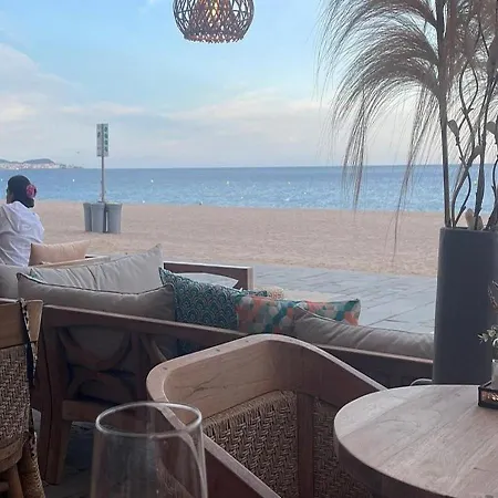 アパート Encantador Piso En Primera Linea De Mar プラヤ・デアロ