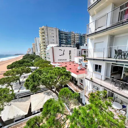 Seafront Apartment In Platja D'Aro With Parking דירה פלטחה ד'ארו