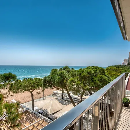 Seafront Apartment In Platja D'Aro With Parking דירה פלטחה ד'ארו